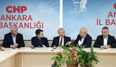 Mansur Yavaş, CHP Ankara İl Başkanlığı’na ziyaret etti