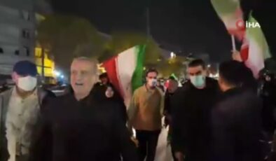 Mesud Pezeşkiyan ile Abbas Arakçi, Tahran’daki gösterilere katıldı