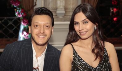 Mesut Özil üçüncü kez baba oldu! Aile fotoğrafı geldi