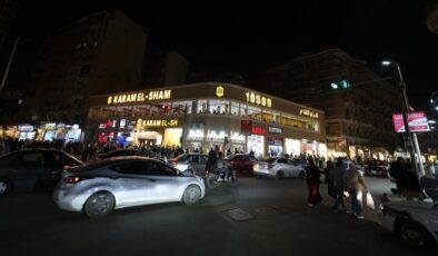 Mısır’da tasarruf alarmı: Dükkanlar erken kapandı, sokaklar karardı