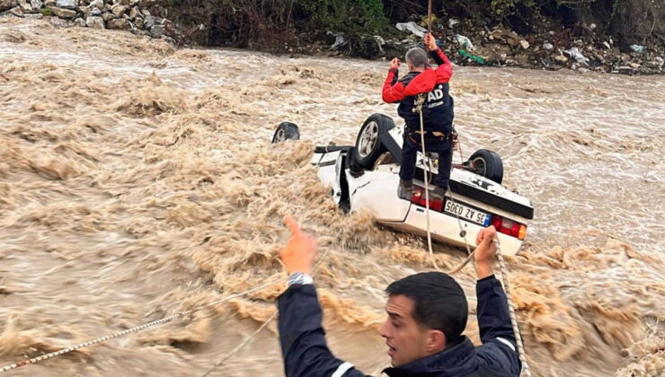 Muğla’da otomobil sele kapıldı, bir kişi hayatını kaybetti!