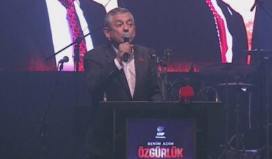 Özel’den aydınlara çağrı: ‘Kimse bu kara düzenden tek başına kurtulamaz’