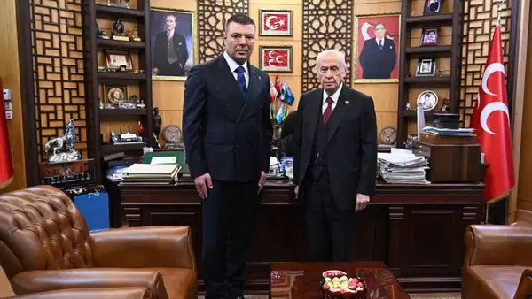Özgür Bayraktar kimdir? MHP Genel Başkan Yardımcısı Özgür Bayraktar kaç yaşında, nereli?