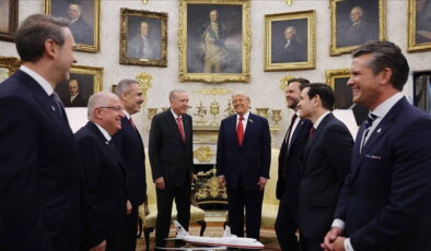 Özgür Özel’in ‘Trump’ çıkışı AKP’yi kızdırdı: CHP’li Emir’den AKP Sözcüsü’ne sert yanıt!