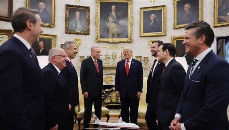 Özgür Özel’in ‘Trump’ çıkışı AKP’yi kızdırdı: CHP’li Emir’den AKP Sözcüsü’ne sert yanıt!