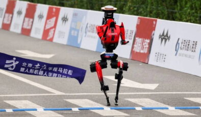 Pistlerde robot devrimi: İnsansı robot ‘Lightning’ dünya rekorunu paramparça etti
