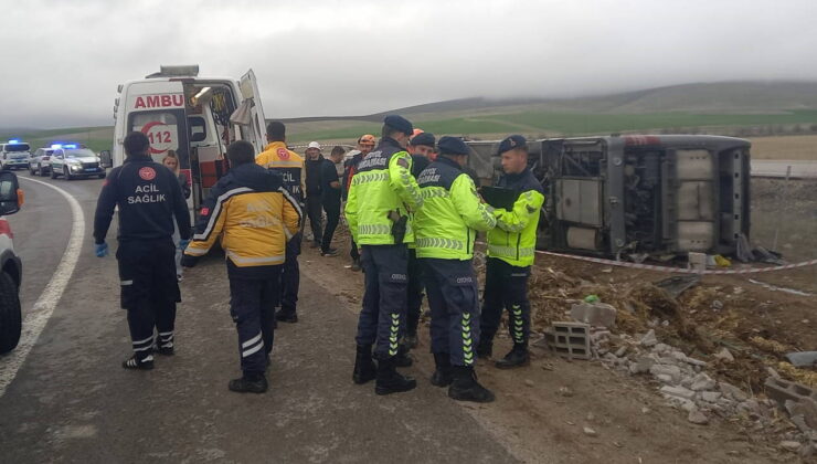 Son dakika… Aksaray’da tur otobüsü devrildi: 20 yaralı