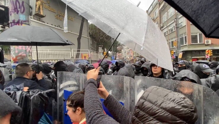 Tutuklu gazeteciler için Kadıköy’de polis ablukası altında eylem