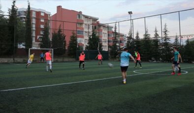 Uzmanlar uyardı: Halı saha maçları gizli kalp hastalıklarını tetikliyor