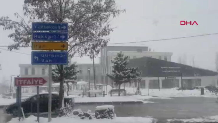Van’da 34 yerleşim yeri kardan kapandı