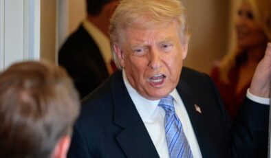 ABD Başkanı Trump: İran’da her şeyi iki günde yerle bir ederiz