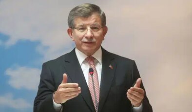 Ahmet Davutoğlu’ndan bakanlara eleştiri: İki seçmeni var