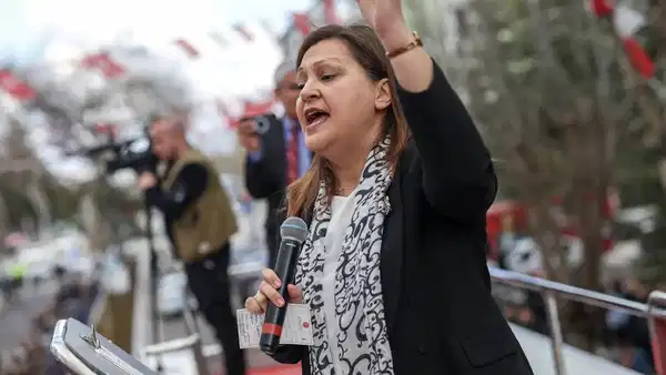 ‘AKP’ye geçeceği’ iddialarıyla gündemde… Burcu Köksal’dan günler sonra ilk mesaj