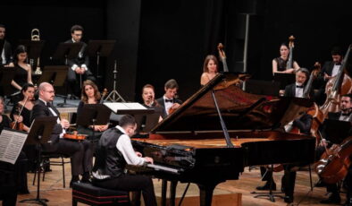 Antalya Devlet Senfoni Orkestrası 19 Mayıs’a özel konser verdi