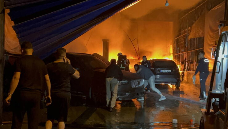 Antalya’da tamirhanede korkutan yangın: 5 araç kül oldu