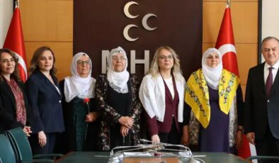 Barış Annelerinden MHP’ye ziyaret