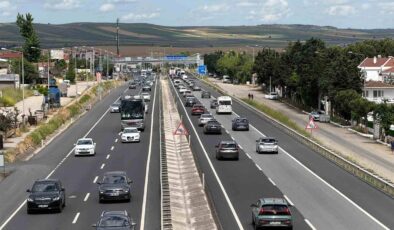 Bayram dönüşünde Tekirdağ-İstanbul yolunda yoğunluk