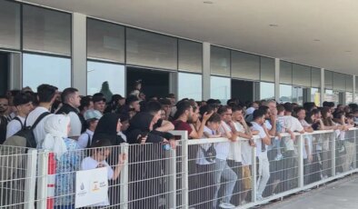 Bayramın ikinci gününde Adalar vapur iskelesinde yoğunluk