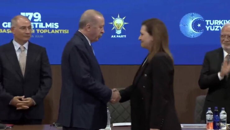 Burcu Köksal resmen AKP’ye katıldı: Erdoğan ‘ırkçı faşist’ dediği Köksal’ın transferini bu sözlerle duyurdu