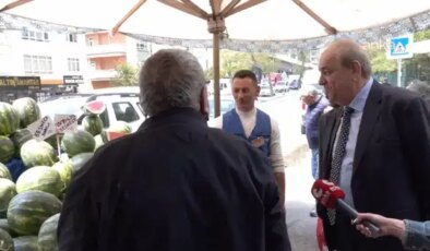 CHP 81 ilde sahada… Emekli maaşlarına tepki gösteren yurttaş: ’20 bin lirayla nasıl iyi olacaksın? Bakıyorum, baktığımla kalıyorum’