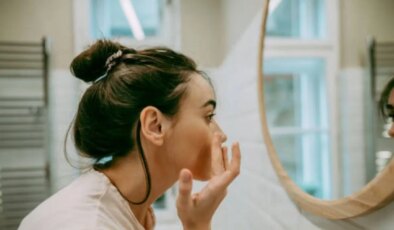 Cildinizi korumak isterken sivilceleri azdırıyor olabilirsiniz: Dermatologlardan hayati ‘akne’ uyarısı