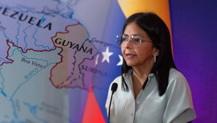 Delcy Rodriguez, ihtilaflı bölgeyi Venezuela haritasına dahil etti