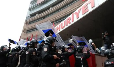 Dünya ajansları Ankara’yı böyle duyurdu: CHP Genel Merkezi’nde gazlı müdahale