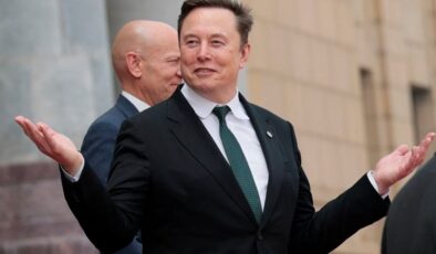 Elon Musk da Pekin’de: Çinliler hem seviyor hem tedirgin oluyor