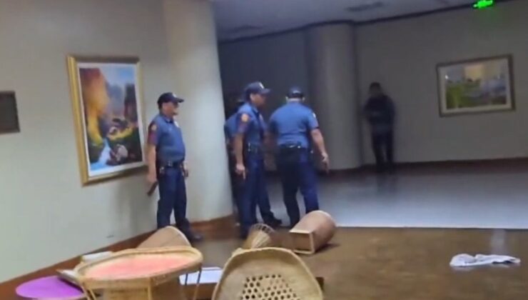 Filipinler senatosunda silah sesleri