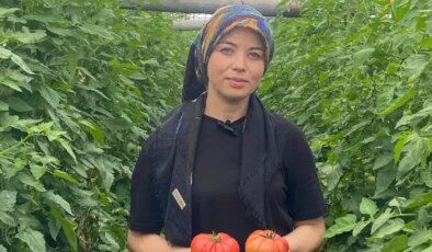 Genç çiftçi ilk hasadını yaptı: 500 kilo mahsul topladı