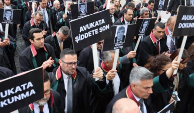 Haciz sırasında avukatın parmağını kırdığı iddiasıyla yargılanan iş insanına beraat