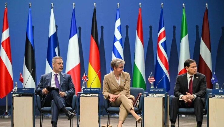 Hakan Fidan İsveç’te NATO toplantısına katıldı
