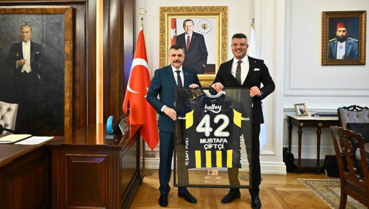 İçişleri’nde ‘Sultan Abdulhamid’ dönemi: Yeni bakan Mustafa Çiftçi makam odasına tablosunu astı