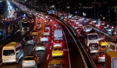 İstanbul’da trafik var mı? SON DAKİKA! 27 Şubat hangi ilçelerde trafik var, hangi yollar kapalı?