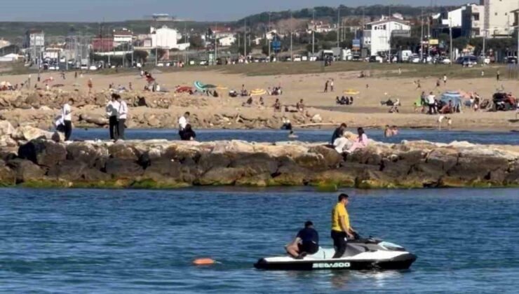 Karaburun Sahili’nde boğulma tehlikesi geçiren kişi son anda kurtarıldı