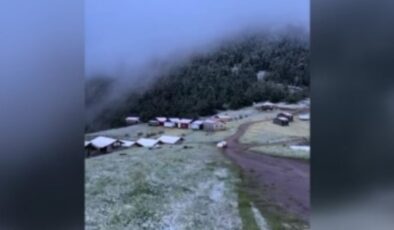 Kastamonu’da aynı günde iki mevsim: Sahilde deniz, yayla kar keyfi