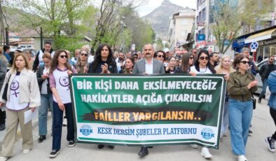 KESK’ten Tunceli’de ‘Gülistan Doku’ eylemi: Karanlıkta kalan diğer kadın cinayetlerine dikkat çekildi