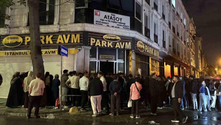 Küçükçekmece’de iş yerinde yangın paniği: 3 kişi dumandan etkilendi