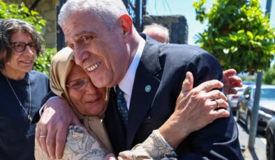 Müsavat Dervişoğlu’ndan Ekrem İmamoğlu’nun ailesine bayram ziyareti
