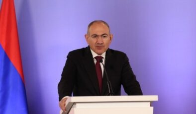 Nikol Paşinyan’dan Karabağ mesajı: Anayasa değişmeli