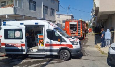 Pendik’te 2 katlı binada korkutan yangın: 1 kişi dumandan etkilendi