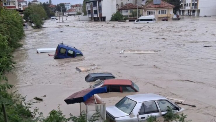 Sağanak ve dolu alarmı! Cadde ve sokaklar göle döndü: 12 yaralı