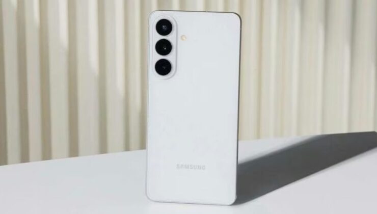 Samsung’un uygun fiyatlı iki telefonu One UI 8.5 güncellemesi aldı