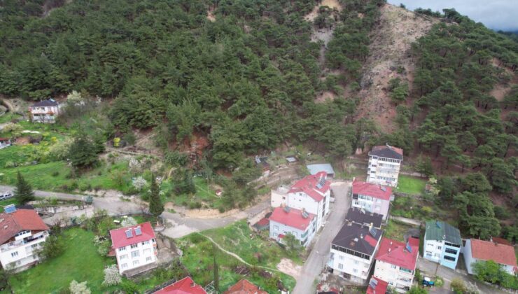 Tokat’ta 15 daire heyelan riski sebebiyle tahliye edildi: Bölge dronla görüntülendi