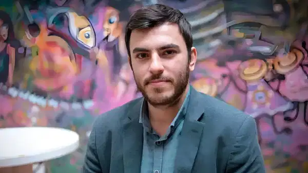 Tutuklu gazeteci İsmail Arı’nın annesinden çağrı: ‘Oğlumu serbest bırakın’