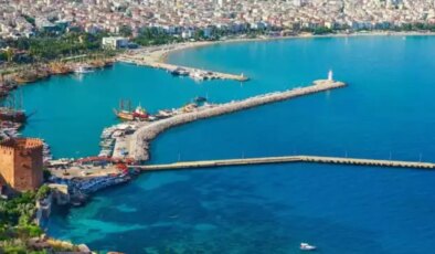 24 ilçede nüfusuyla ilk sırada olan Alanya ilçesinde il olma beklentisi