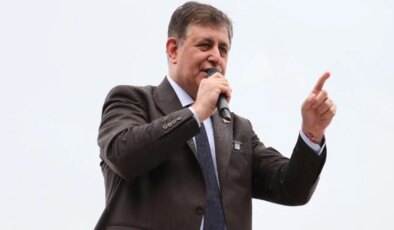 Açıklama yapması bekleniyor… Cemil Tugay CHP’den istifa edecek mi?