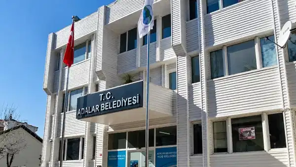 Adalar Belediyesi’nde CHP’nin adayı Medine Pamuk Belediye Başkan Vekili seçildi