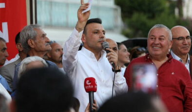 Adalar operasyonuna yürüyüşle tepki… Özgür Çelik: ‘Tarihin akışını değiştirecek irade var’