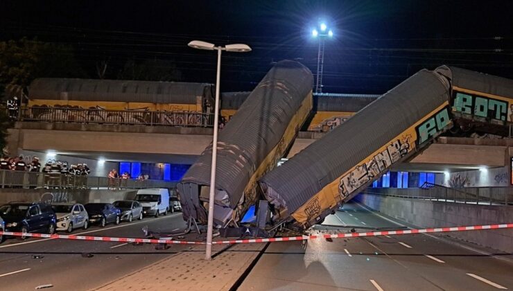 Almanya’da iki yük treni çarpıştı: 1 ölü
